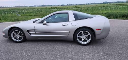 2001 Chevrolet Corvette Base
