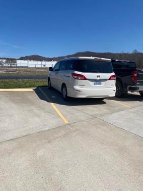 Photo 2 of 4 of 2013 Nissan Quest SV