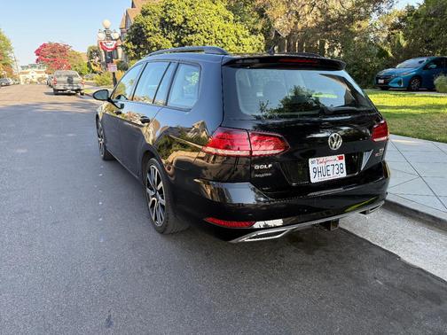Black 2018 Volkswagen Golf SportWagen TSI S