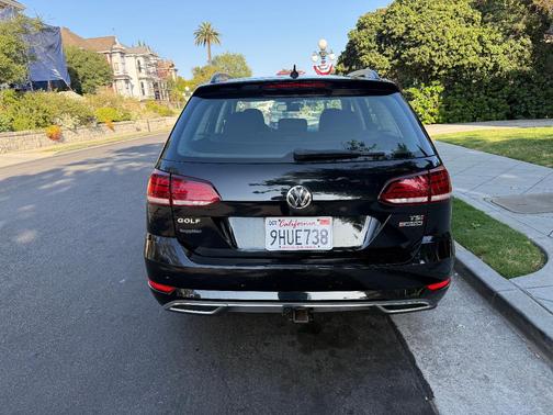 Black 2018 Volkswagen Golf SportWagen TSI S