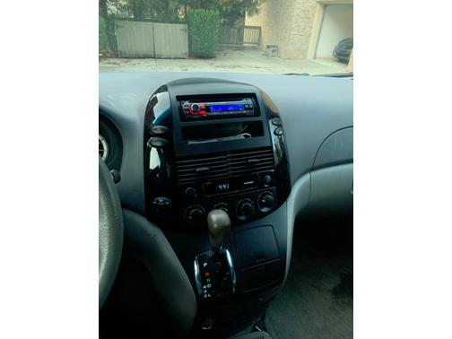 2004 Toyota Sienna LE