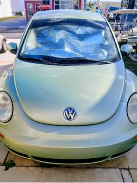 Green 2009 Volkswagen New Beetle S