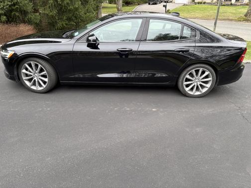2019 Volvo S60 T5 Momentum