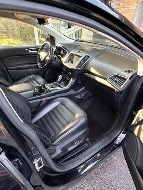 Black 2016 Ford Edge SEL