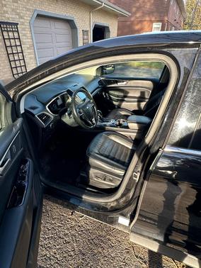 Black 2016 Ford Edge SEL