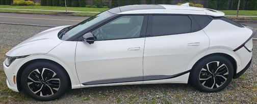 White 2022 Kia EV6 GT-Line