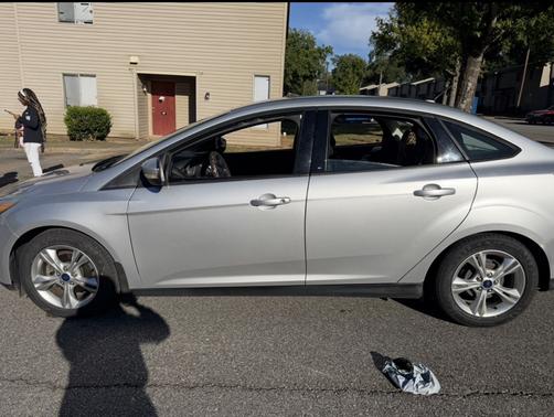 Gray 2014 Ford Focus SE
