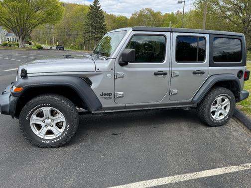 Silver 2019 Jeep Wrangler Unlimited Sport S
