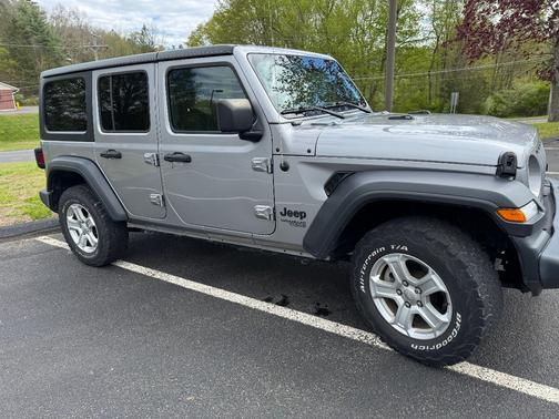 Silver 2019 Jeep Wrangler Unlimited Sport S