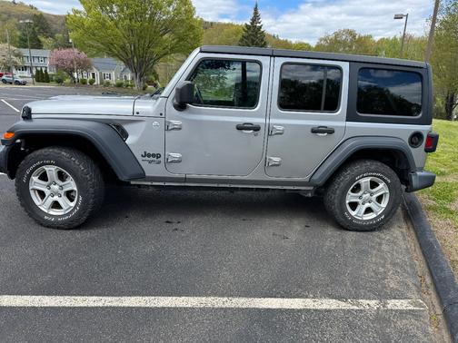 Silver 2019 Jeep Wrangler Unlimited Sport S