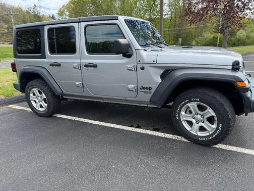 Silver 2019 Jeep Wrangler Unlimited Sport S