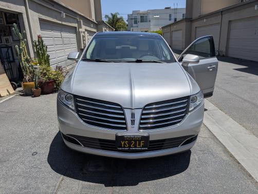 2018 Lincoln MKT Reserve
