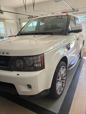 White 2011 Land Rover Range Rover Sport HSE