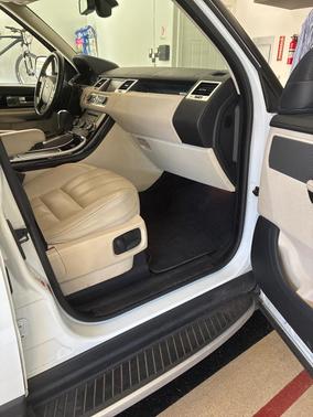 White 2011 Land Rover Range Rover Sport HSE