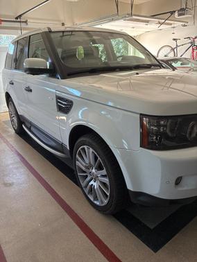 White 2011 Land Rover Range Rover Sport HSE