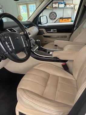 White 2011 Land Rover Range Rover Sport HSE