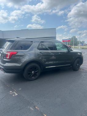 Gray 2018 Ford Explorer XLT