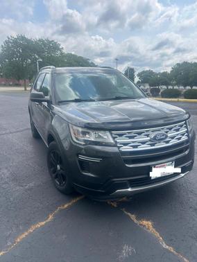 Gray 2018 Ford Explorer XLT