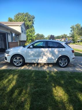 White 2017 Audi Q3 2.0T Premium