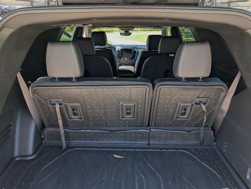 Gray 2023 Chevrolet Traverse LT Leather