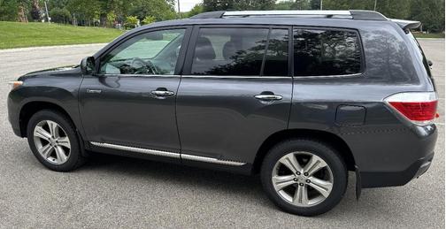 Gray 2013 Toyota Highlander Limited