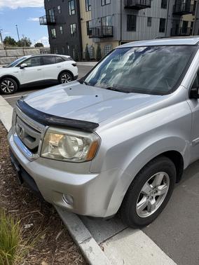 Silver 2011 Honda Pilot EX-L