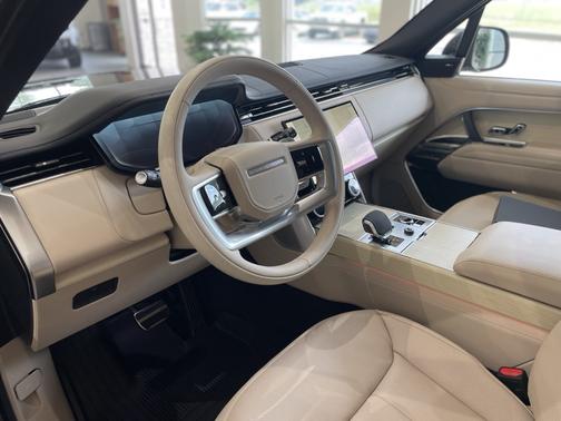 2023 Land Rover Range Rover P530 SE SWB