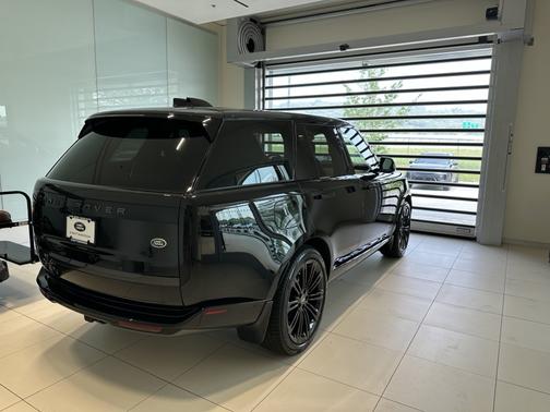 2023 Land Rover Range Rover P530 SE SWB