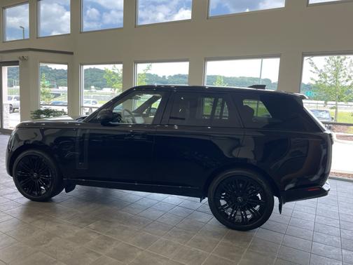 2023 Land Rover Range Rover P530 SE SWB