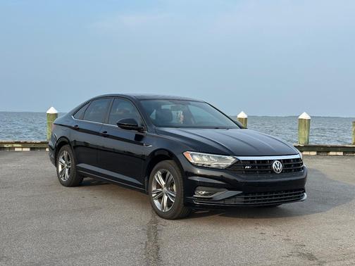 Black 2019 Volkswagen Jetta 1.4T R-Line