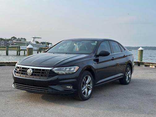 Black 2019 Volkswagen Jetta 1.4T R-Line