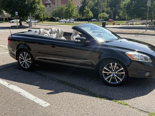 2011 Volvo C70 T5
