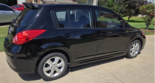 2011 Nissan Versa 1.8 SL