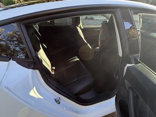 White 2022 Tesla Model 3 Performance