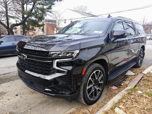 2023 Chevrolet Suburban RST