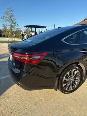 Black 2016 Toyota Avalon Hybrid XLE Plus