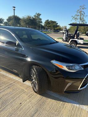 Black 2016 Toyota Avalon Hybrid XLE Plus