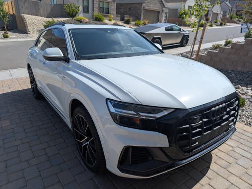 2022 Audi Q8 55 Premium Plus