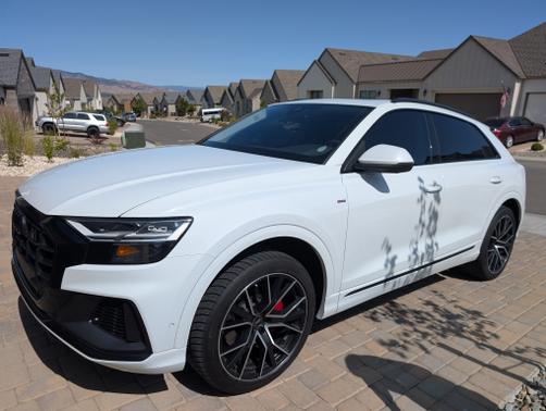 2022 Audi Q8 55 Premium Plus