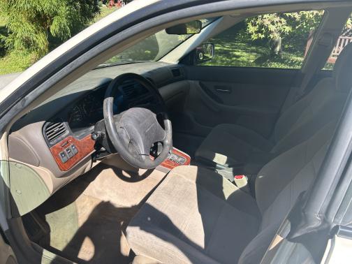2004 Subaru Outback Base