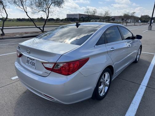 2012 Hyundai SONATA Limited