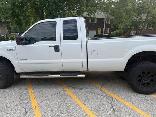 White 2006 Ford F-350 XLT SuperCab Super Duty