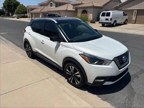 White 2019 Nissan Kicks SR