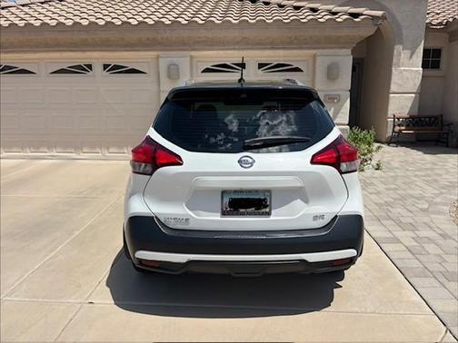 White 2019 Nissan Kicks SR