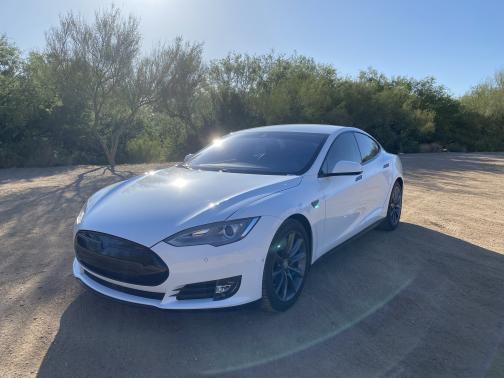 2015 Tesla Model S 85D