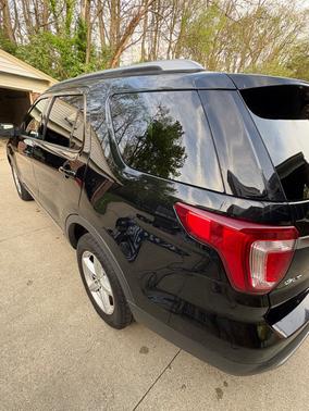 Black 2017 Ford Explorer XLT