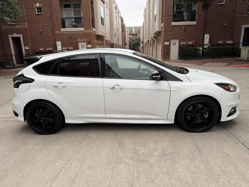 2017 Ford Focus ST Base