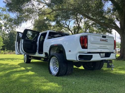 2022 GMC Sierra 3500 Denali