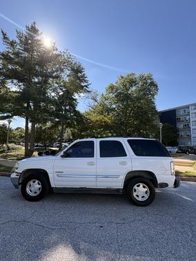 White 2004 GMC Yukon SLT