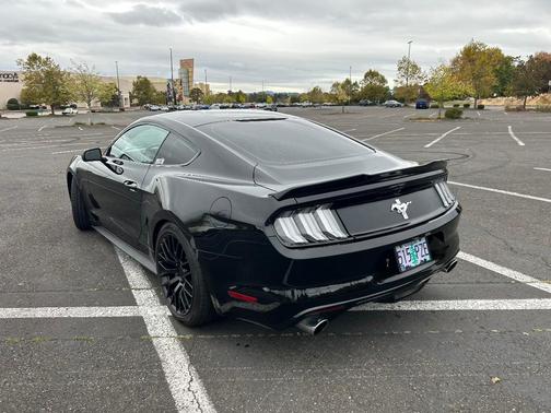 Black 2016 Ford Mustang V6